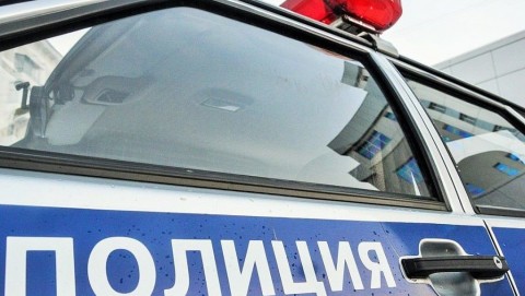 В Сандовском районе мужчина похитил с крыши дома шифер